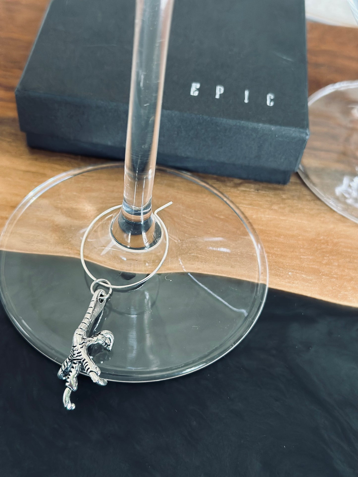 Eagle claw wine charm - Bird claw wine charm