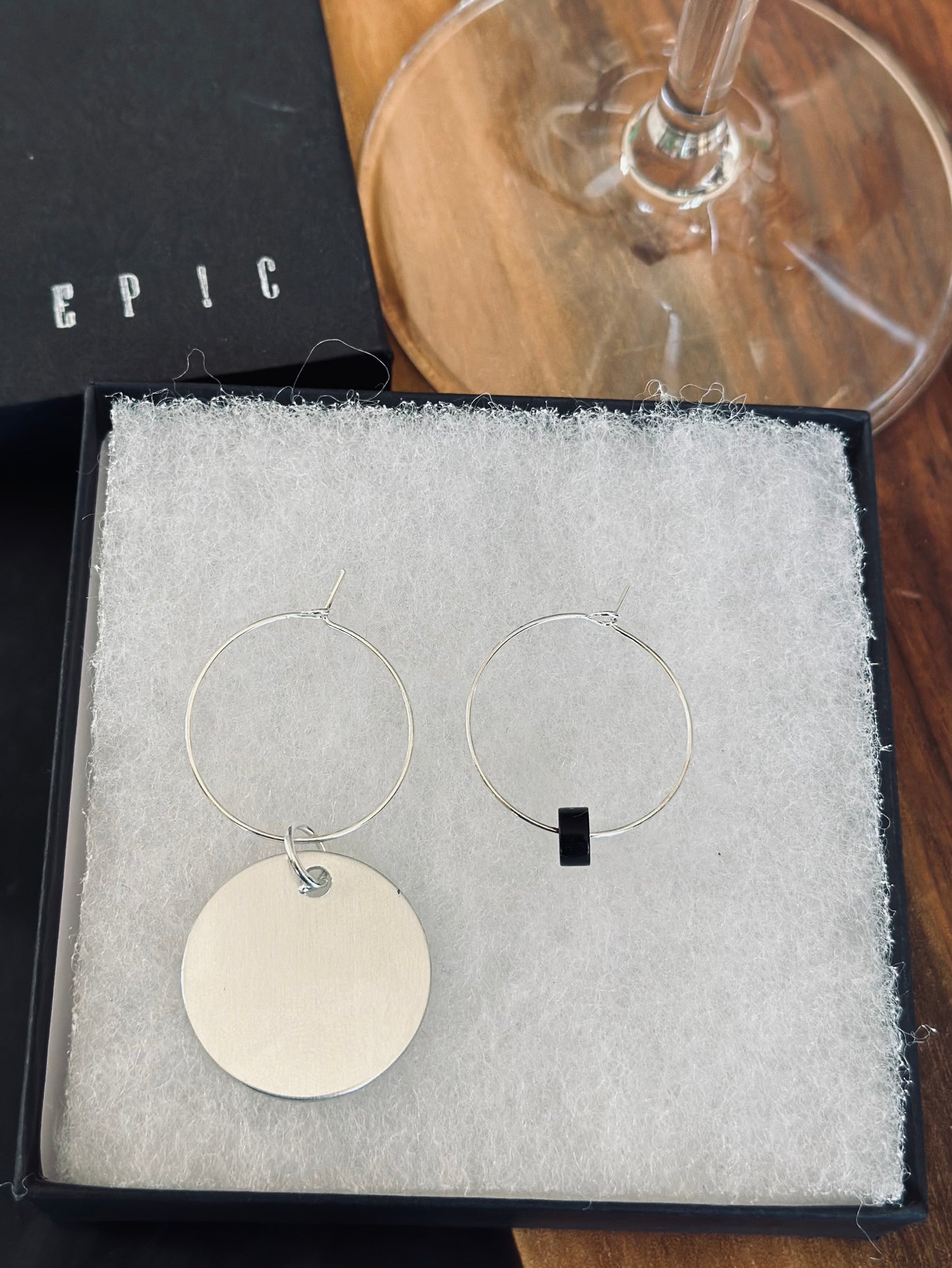 Hockey wine charm sets - Classic Style
