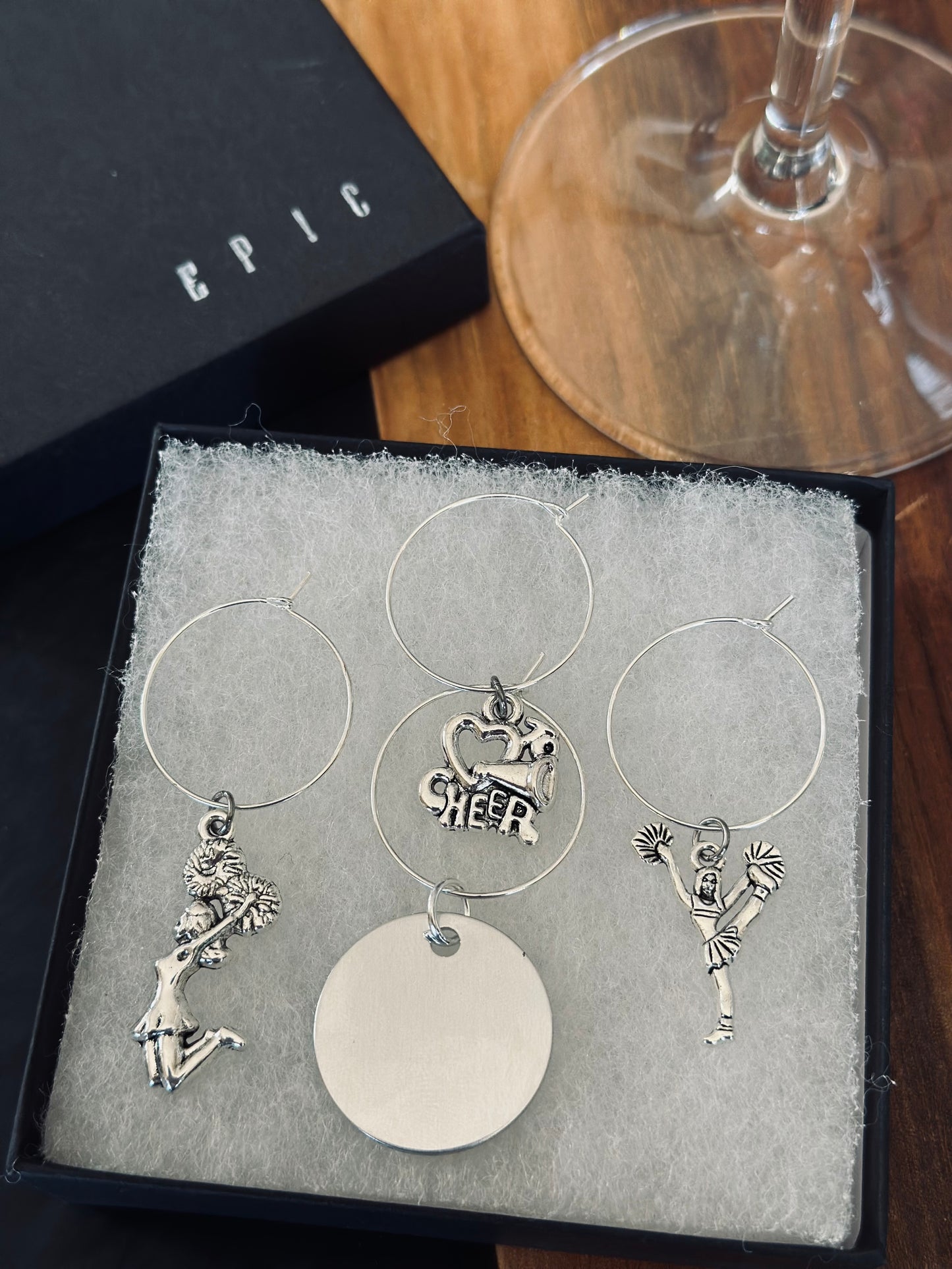 Cheerleading wine charm sets - Classic Style