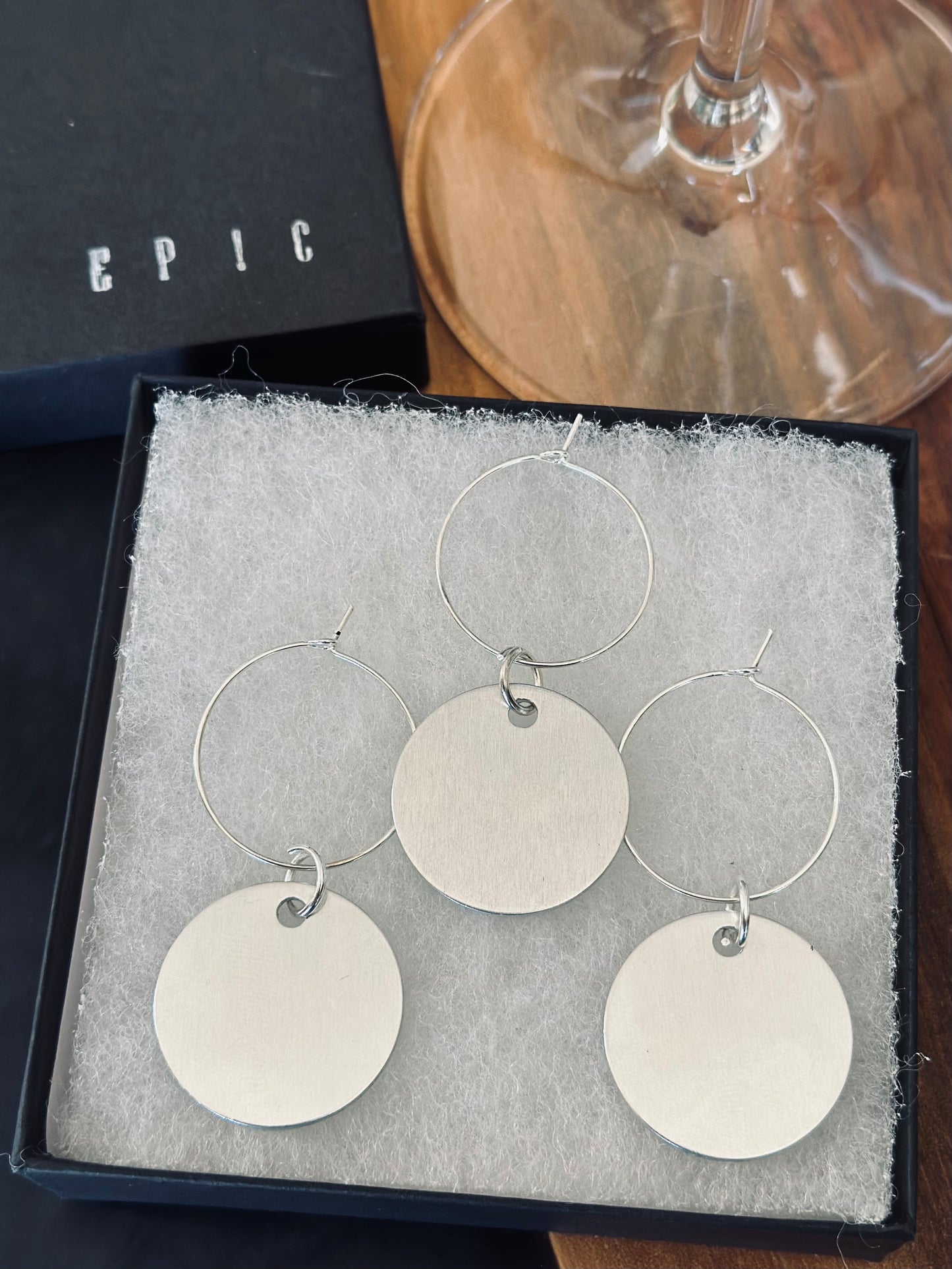 Hockey wine charm sets - Classic Style