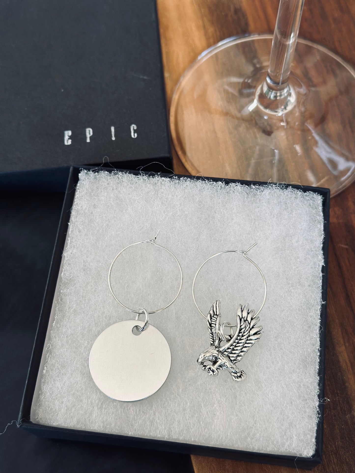 Hockey wine charm sets - Classic Style