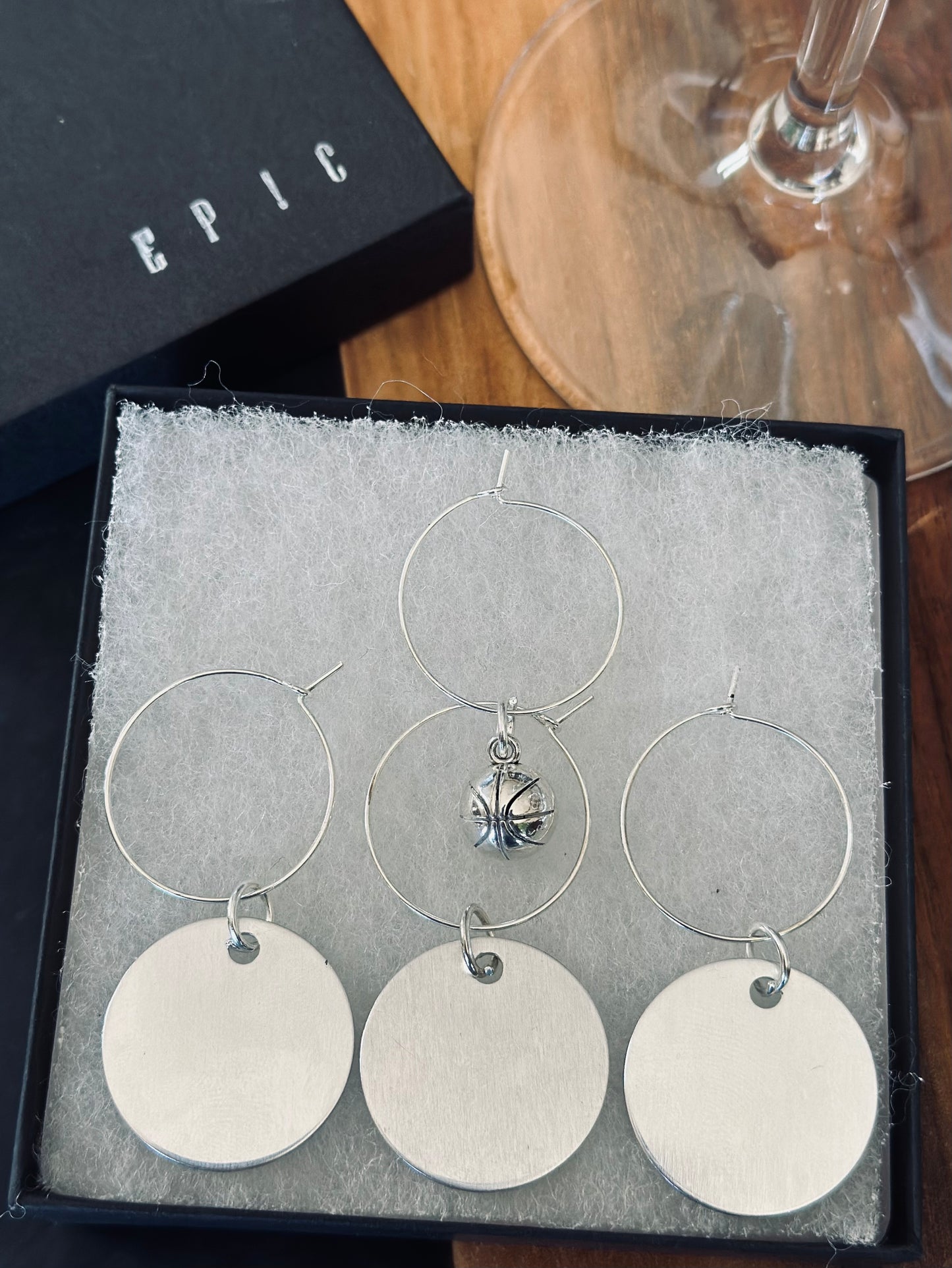 Customized School and basketball team wine charm sets - Classic Style