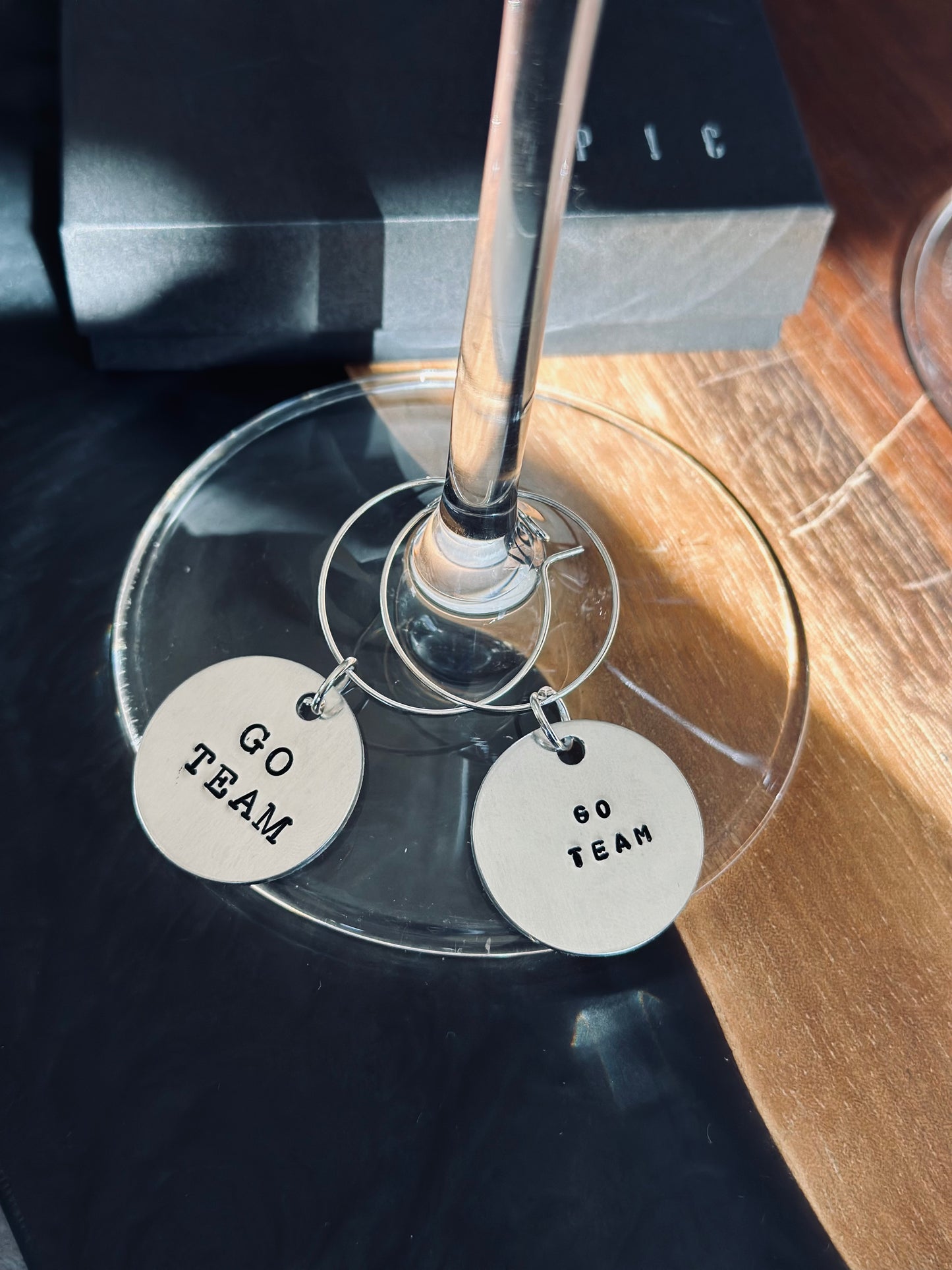 Hockey wine charm sets - Classic Style
