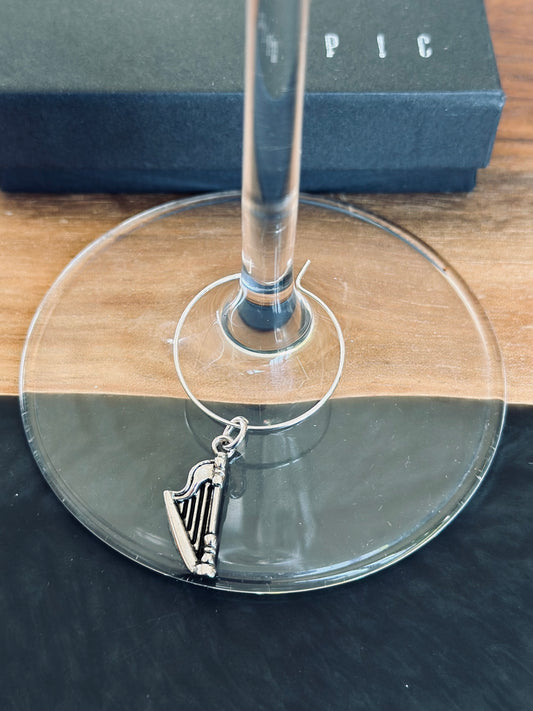 Harp wine charm