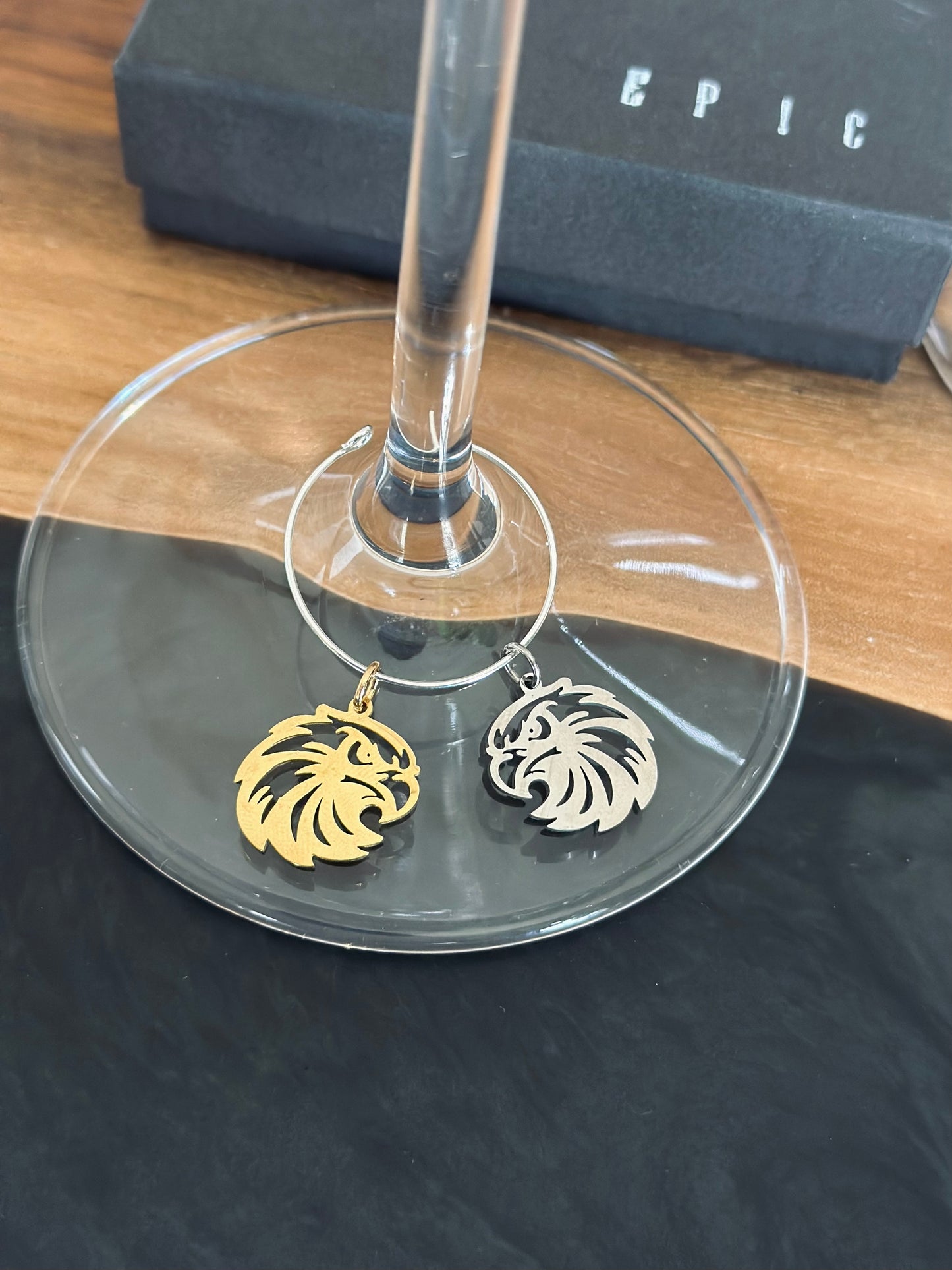 Eagle face wine charm - Gold tone eagle