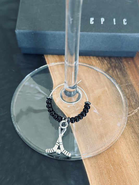Hockey sticks wine charm