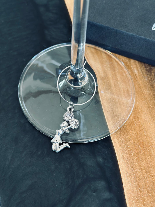 Cheerleader wine charm - Cheerleader jumping with pom poms