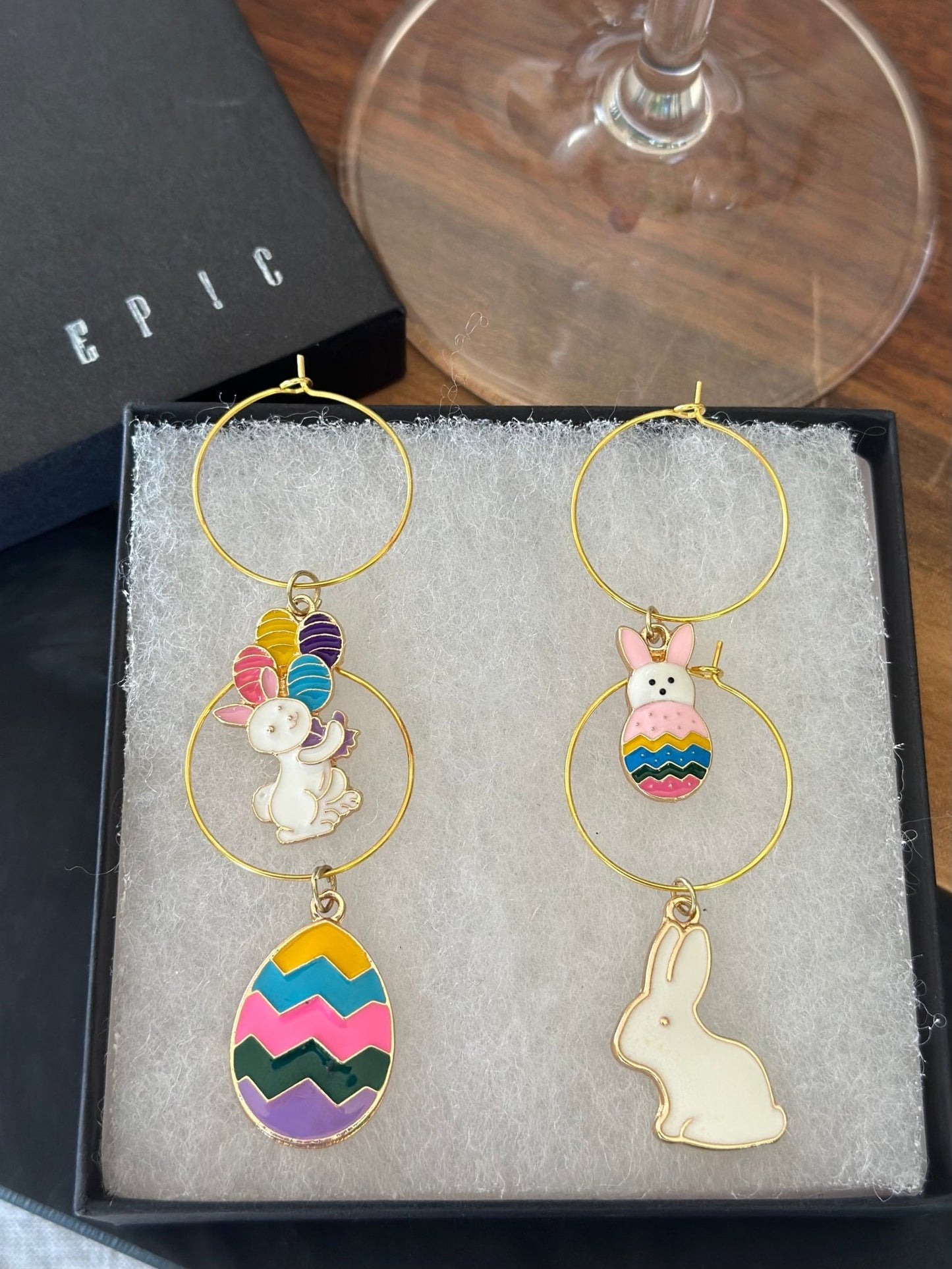 Bunny and eggs wine charms - EpicWineCharms