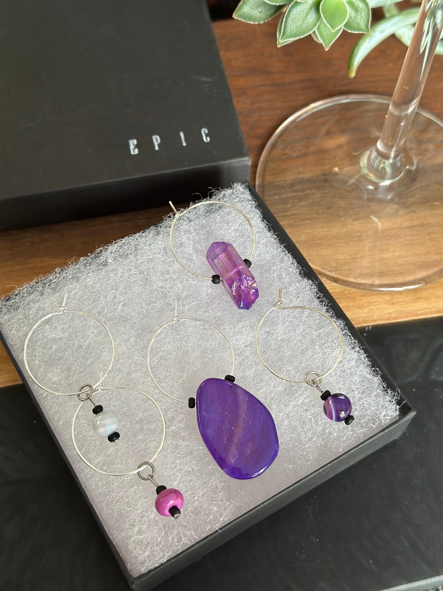 "Mulberry Veins" wine charm - Purple Mulberry Wagnerite - EpicWineCharms