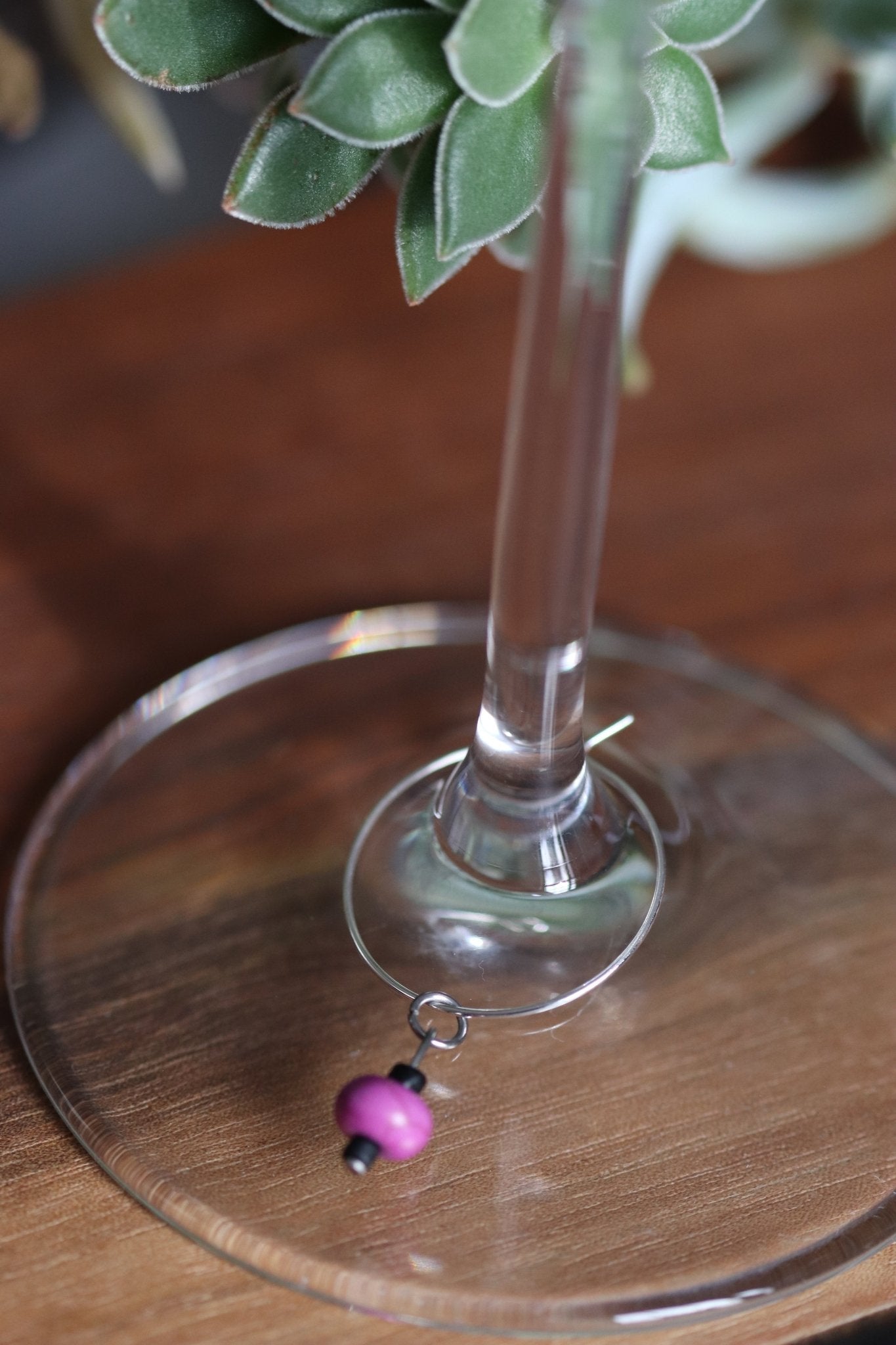 "Mulberry Veins" wine charm - Purple Mulberry Wagnerite - EpicWineCharms