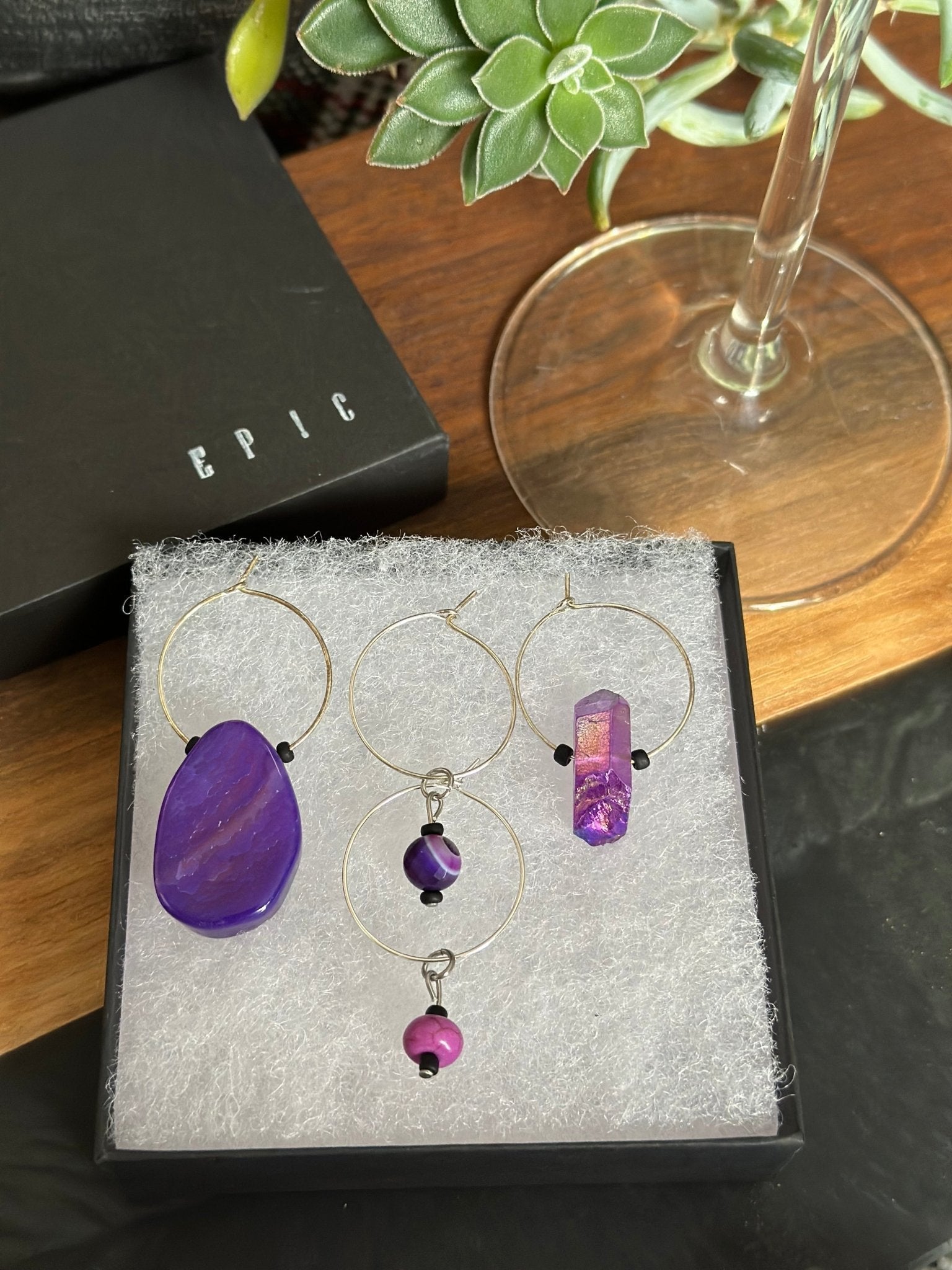 "Mulberry Veins" wine charm - Purple Mulberry Wagnerite - EpicWineCharms