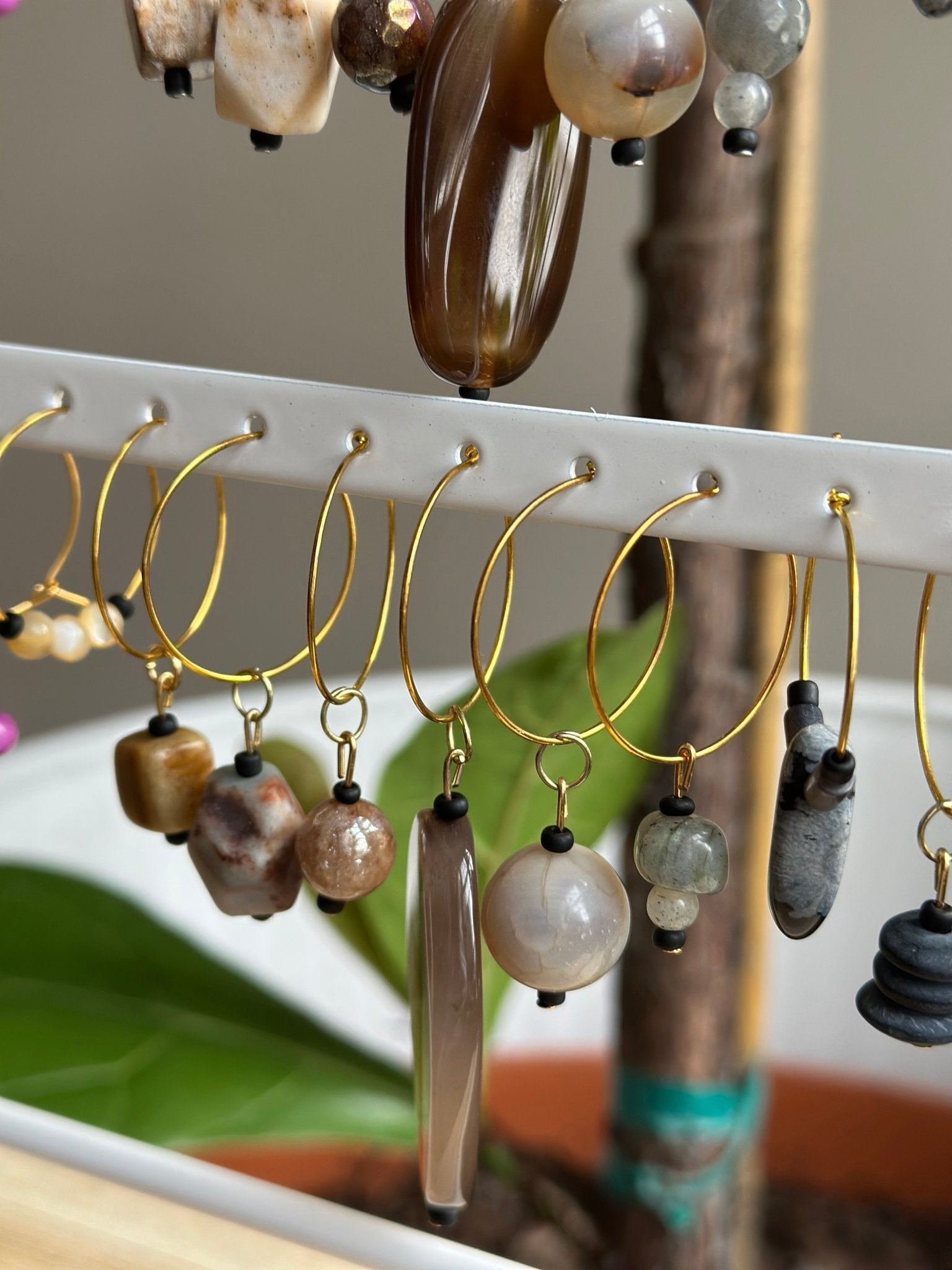 "Overlooked" wine charm - Labradorite - EpicWineCharms