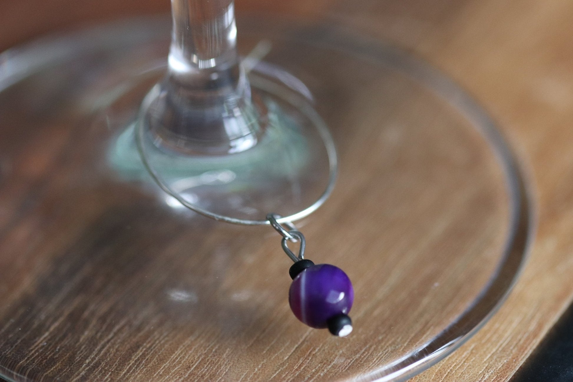 "Purple Haze" wine charm - Purple and white agate - EpicWineCharms