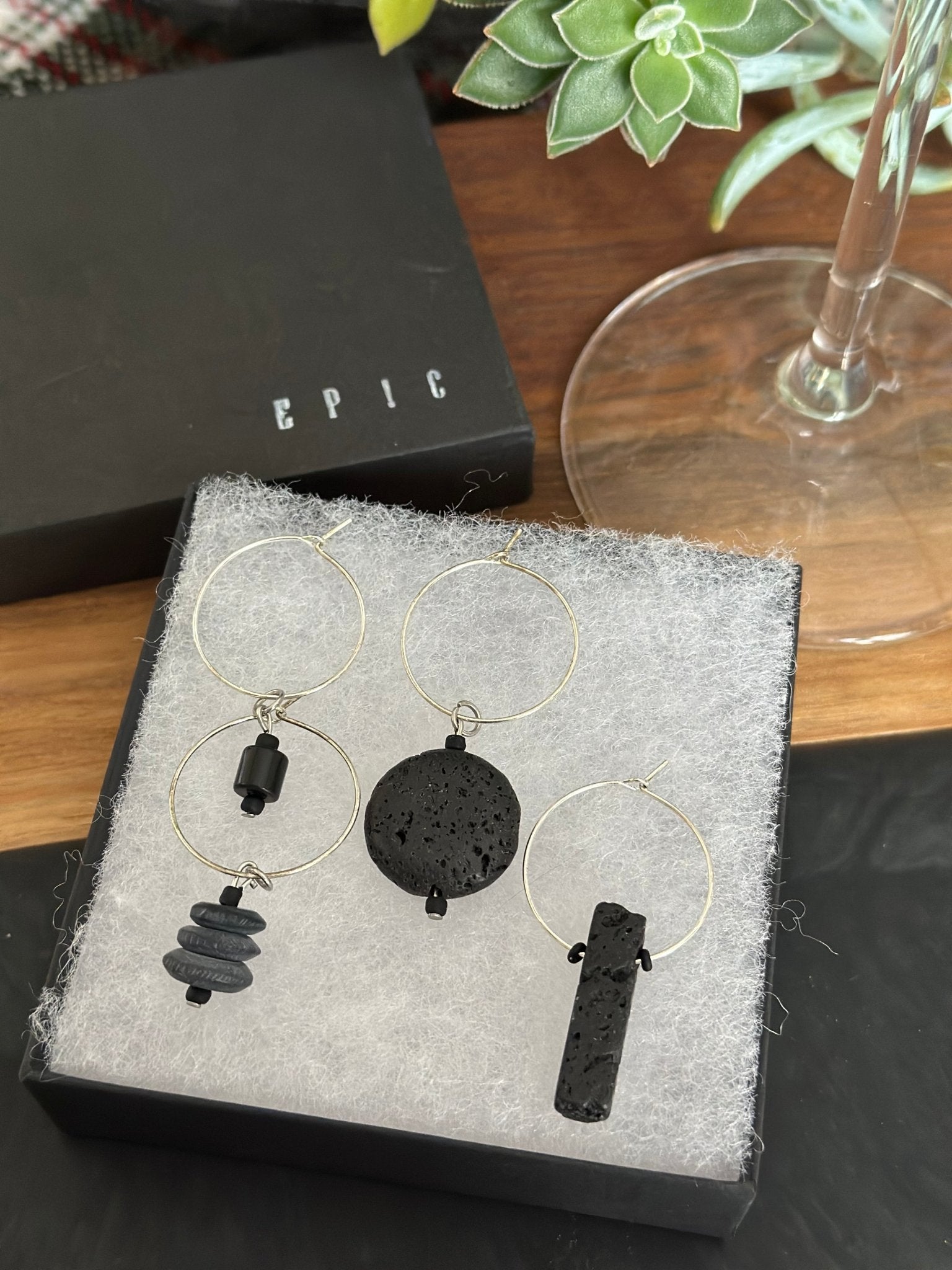 "Solar Eclipse" wine charm - Black lava stone - EpicWineCharms